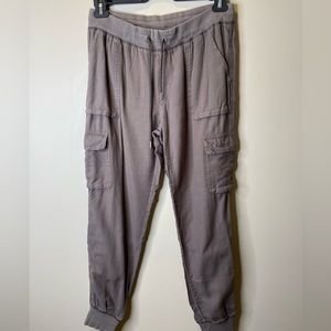 Aritzia community jogger size M in grey